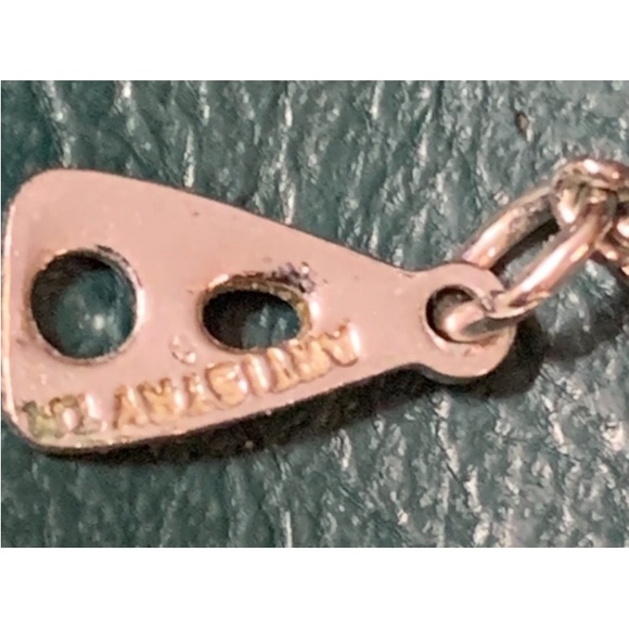 Artistry vintage 1970s Abalone shell butterfly necklace 17 1/2”long 1 1/2 x 3/4” - Picture 5 of 5